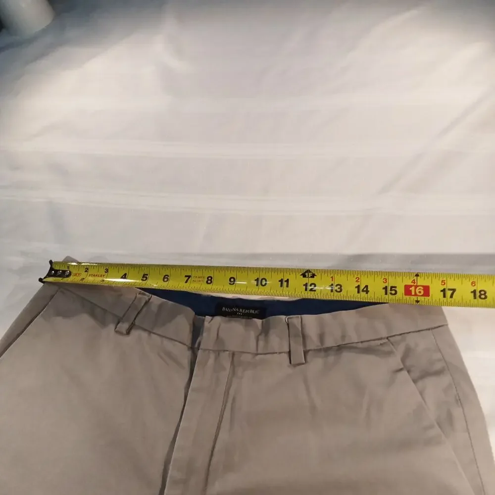 Banana Republic Men’s 34x30 Non-Iron‎ Tailored Fit Khaki Gray Flat Front